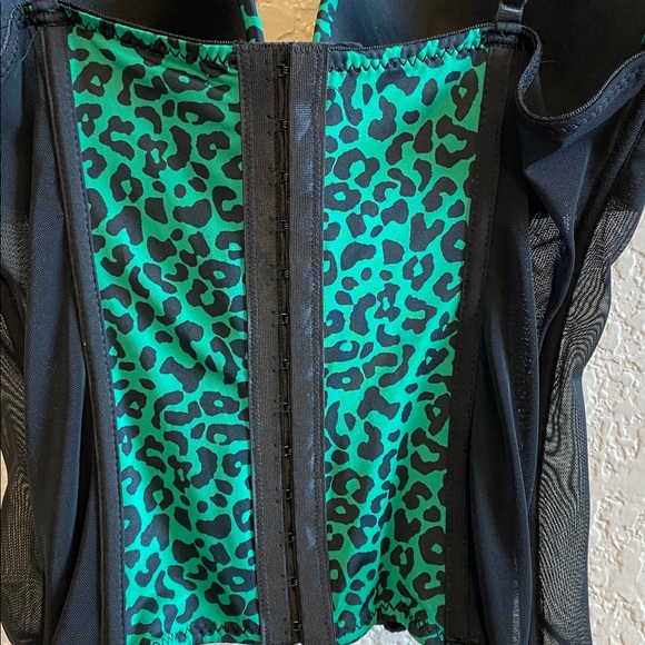 EUC Morbid Threads Green Leopard Print Bustier Top Size 36C - Picture 7 of 12